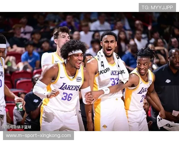 湖人传切配合中出现完美助攻瞬间